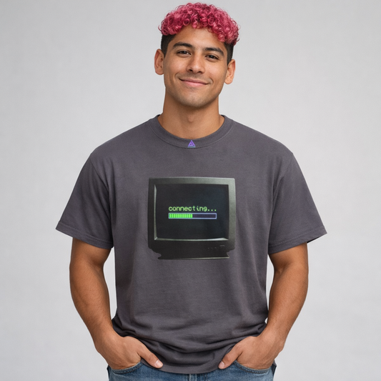 Retro Computer Tee – "connecting..." Loading Graphic T‑Shirt